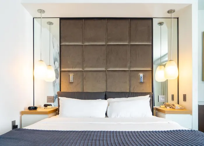 The Windsor Suites